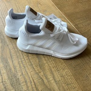 Adidas swift run - white- women’s size 7
